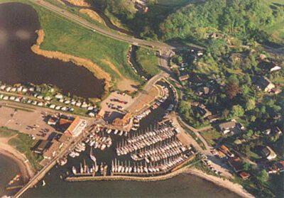 Voll belegter Langballigauer Hafen
